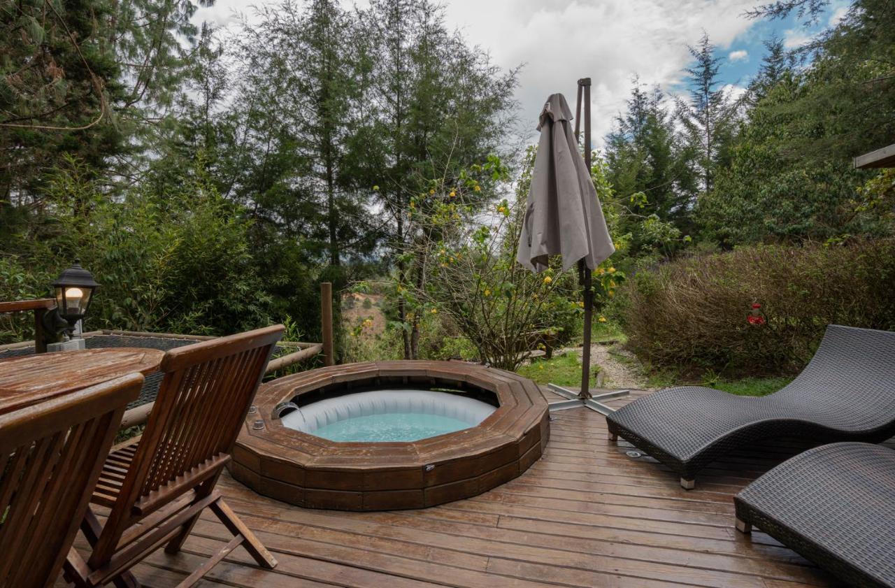 Bubblesky Glamping 40 Min From Medellin Hotel เอล เรติโร ภายนอก รูปภาพ