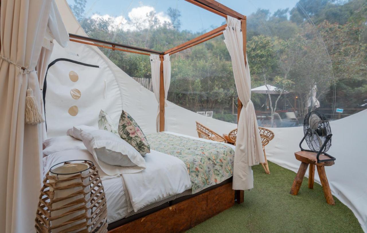 Bubblesky Glamping 40 Min From Medellin Hotel เอล เรติโร ภายนอก รูปภาพ