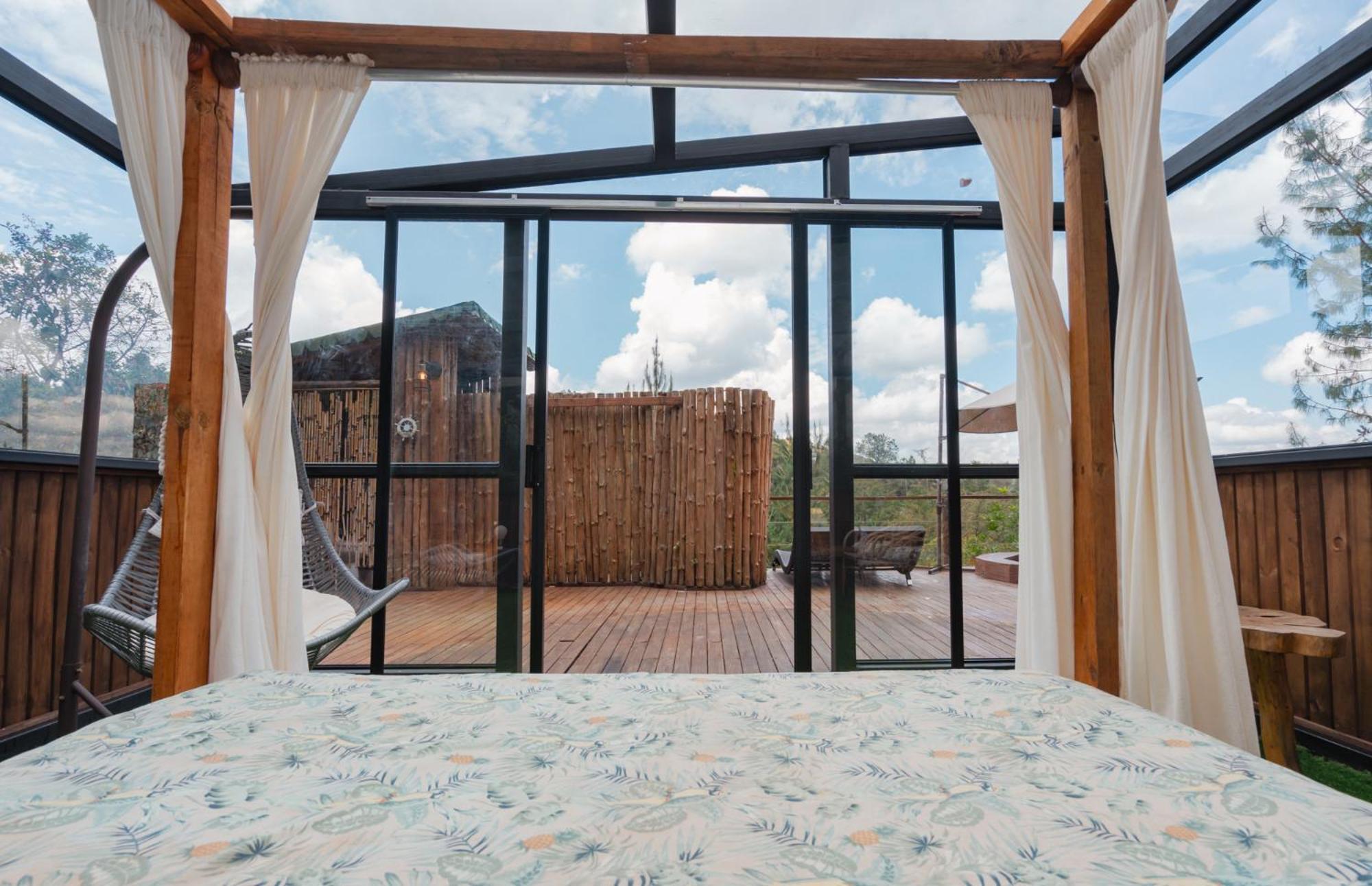 Bubblesky Glamping 40 Min From Medellin Hotel เอล เรติโร ภายนอก รูปภาพ