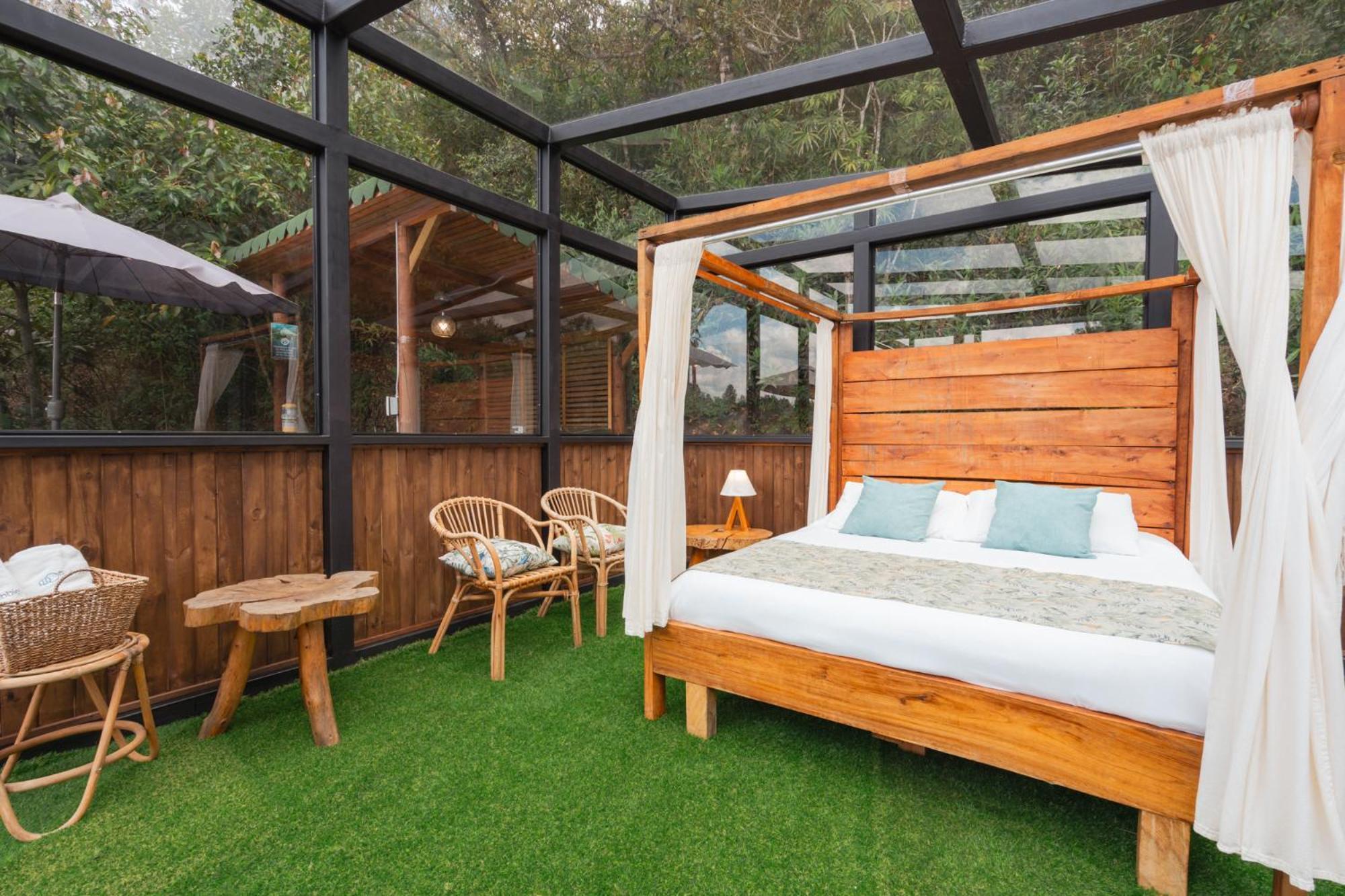 Bubblesky Glamping 40 Min From Medellin Hotel เอล เรติโร ภายนอก รูปภาพ