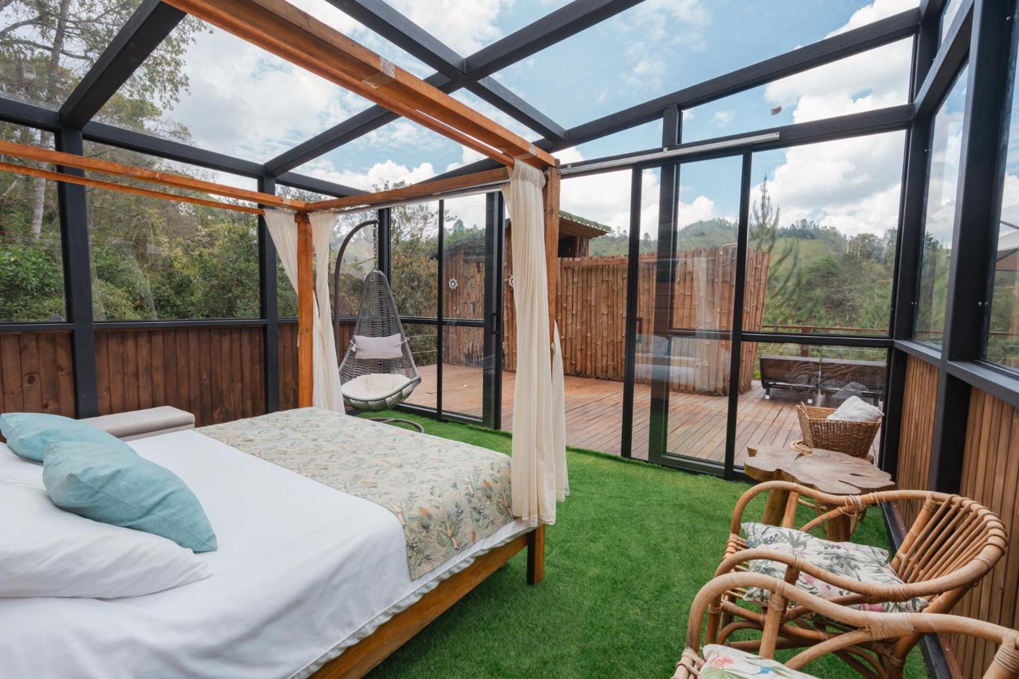 Bubblesky Glamping 40 Min From Medellin Hotel เอล เรติโร ภายนอก รูปภาพ